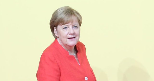 Merkel: Türkiye&#039;yi takdir ettik
