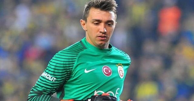 Muslera&#039;dan 15 Temmuz paylaşımı