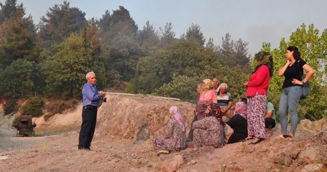 Orman yangını nedeniyle köy boşaltıldı