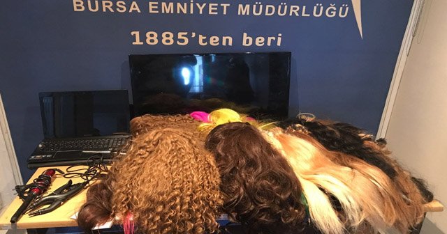 Peruk ve saç takımı çalan hırsız travesti çıktı...