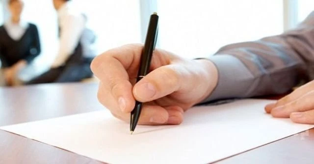 Portekiz'de üç bakan istifa etti