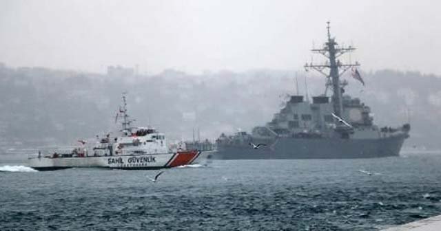 Savaş gemisi İstanbul Boğazı&#039;nda!