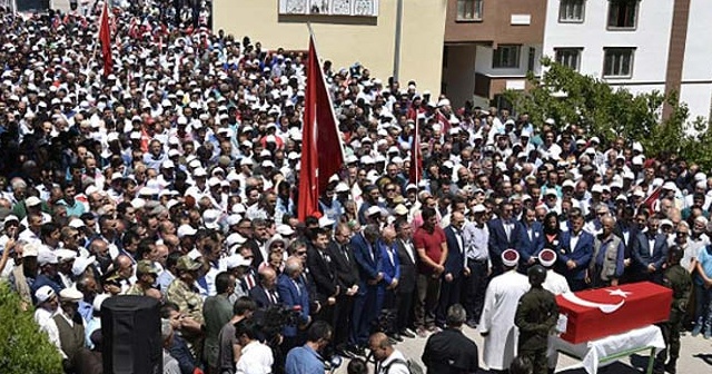 Şehit öğretmen Necmettin Yılmaz son yolculuğuna uğurlandı