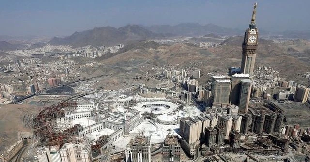 Suudi Arabistan: Mekke'yi hedef alan füzeyi düşürdük
