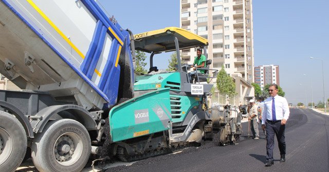 Toroslar'da asfalt çalışmaları sürüyor