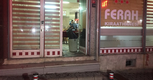 Ümraniye&#039;de kahvehaneye silahlı saldırı: 2 yaralı