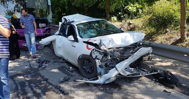 Üsküdar’da freni boşalan otobüs 10 araca çarptı: 11 yaralı