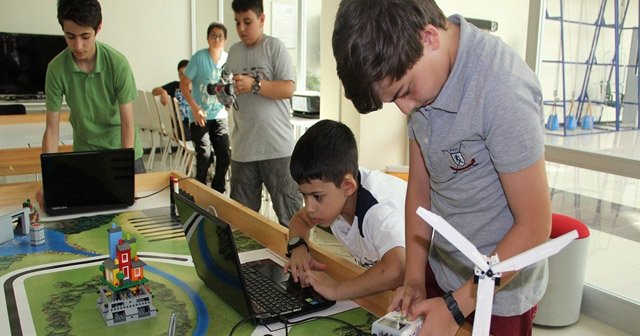 Yaz bilim atölyeleri ve teleskopla gökyüzü gözlemleri başlıyor