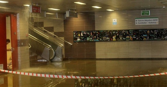 Yenikapı metro seferleri yeniden başladı