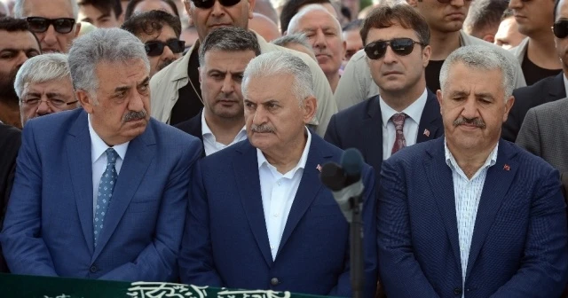Yıldırım acılı gününde Bakan Arslan’ı yalnız bırakmadı