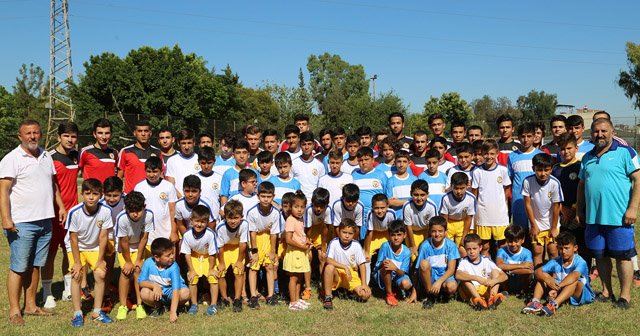 Yüreğir’de yaz futbol okulu başladı