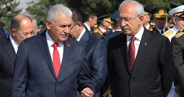 Anıtkabir'deki törende Başbakan Yıldırım ile Kılıçdaroğlu bir süre sohbet etti