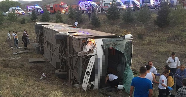 Ankara&#039;da yolcu otobüsü şarampole devrildi