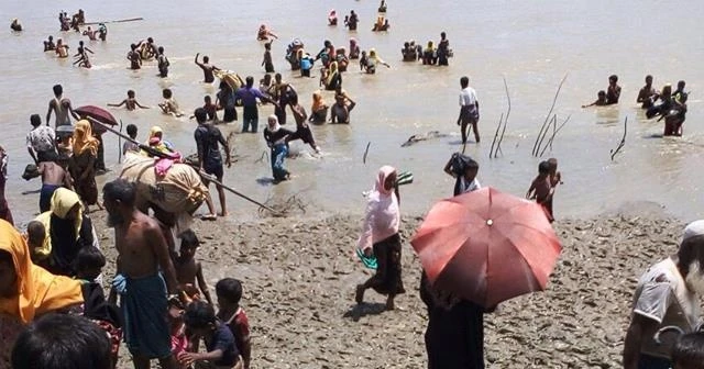 Arakanlı Müslümanlar zulümden kaçmaya çalışıyor