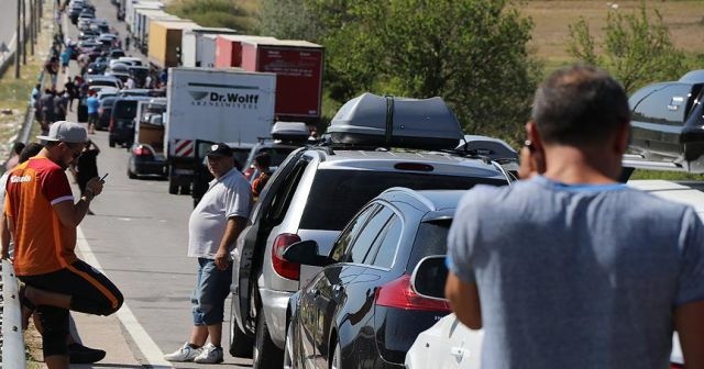 Avrupa&#039;ya açılan kapılarda dönüş trafiği sürüyor