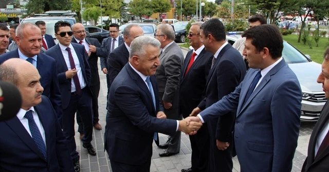 Bakan Arslan, 'Biz yapamayacağımızın sözünü vermeyiz'