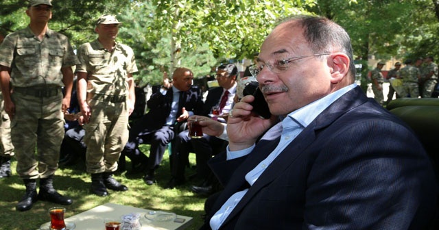 Başbakan Yardımcısı Akdağ, askerlerle bayramlaştı