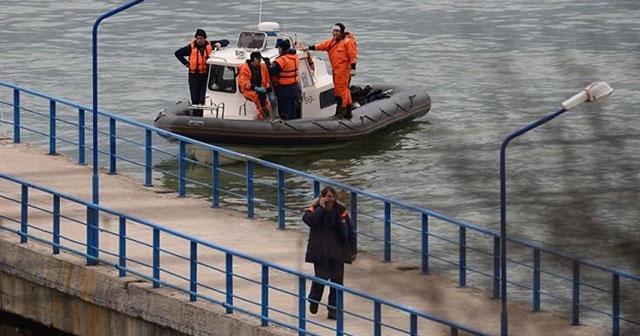 O ülke şokta! İşçi otobüs denize uçtu!  Çok sayıda ölü ve yaralı var