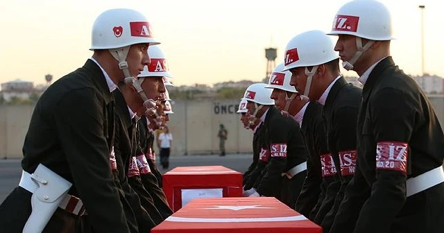 Diyarbakır ve Hakkari'deki şehitlerimiz için tören