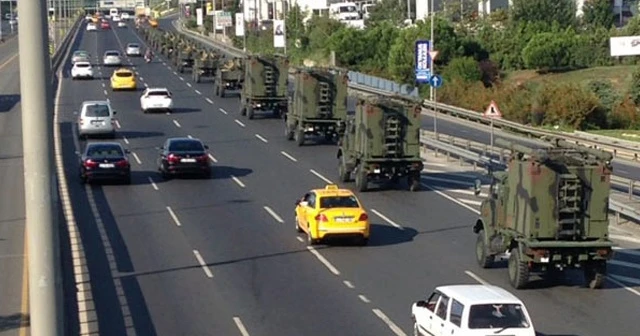 E-5'te yüzlerce metrelik askeri konvoy dikkat çekti