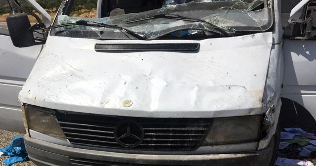 Freni patlayan kamyonet takla attı: 2 yaralı