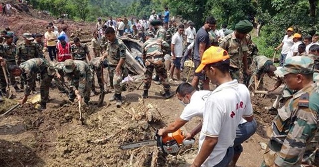 Hindistan’da toprak kayması: 46 ölü