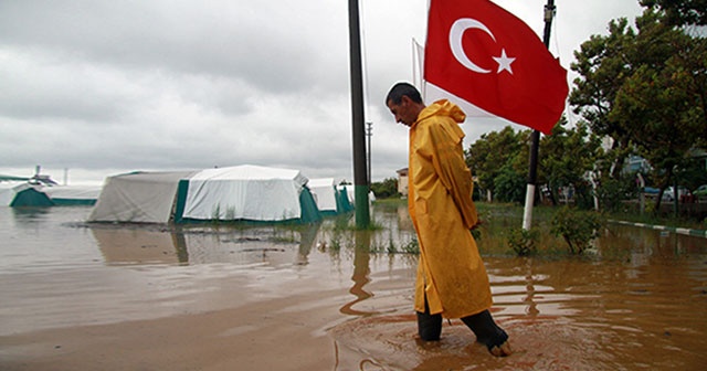 İlçe sular altında