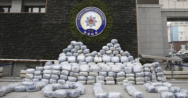 İstanbul'da 4 tondan fazla uyuşturucu yakalandı