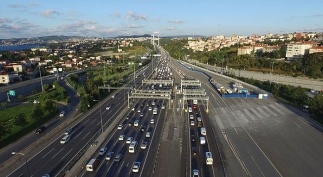 İstanbul&#039;da bazı yollar trafiğe kapatıldı