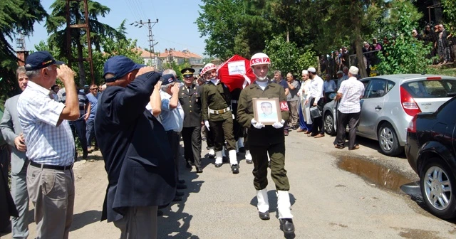 Kıbrıs gazisine gözü yaşlı veda