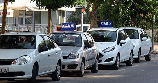 Kiralık otomobilleri bayram öncesi yetişen alıyor