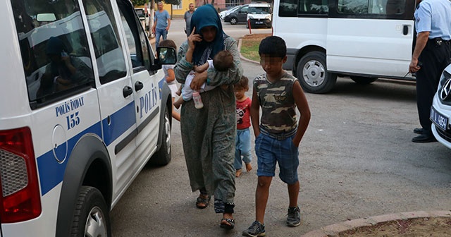 Kucağında bebeği yanında çocuğuyla böyle gözaltına alındı