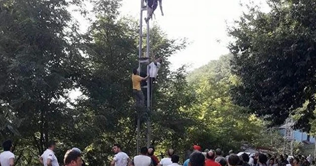 Lambayı değiştirmek isterken akıma kapıldı