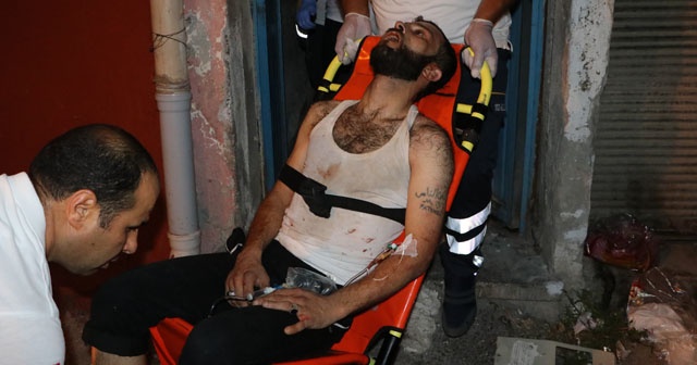Mahalleli ve Suriyeli aile arasında sopalı bıçaklı kavga: 2 yaralı