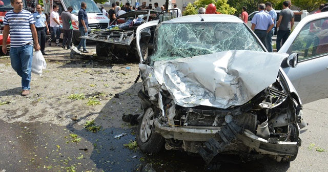 Makas atan otomobil kazaya sebep oldu: 5 yaralı