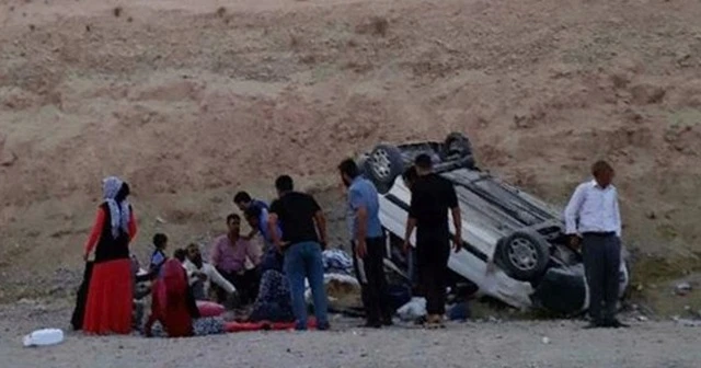 Malatya’da minibüs devrildi: 13 yaralı