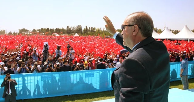 Malazgirt&#039;te tarihi gün! Erdoğan: Milletçe 7 düvele karşı mücadele ediyoruz