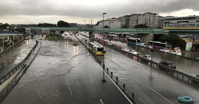 Meteoroloji uyardı! İstanbul için sağanak yağış uyarısı