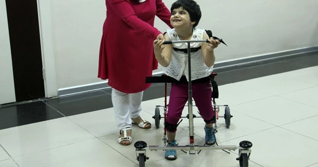 Minik Elif'in ilk adımı