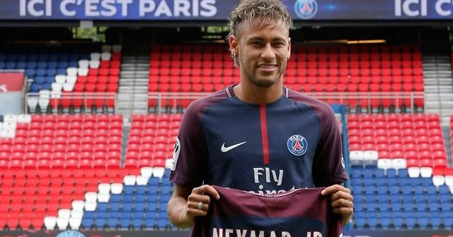Neymar'ın yeni forması satış rekoru kırdı