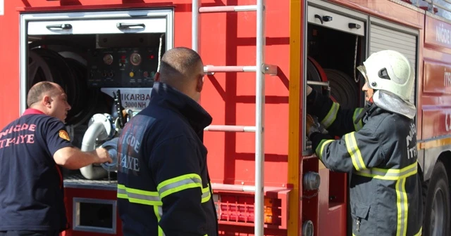 Oksijen kaynağı mazot kazanını keserken çıkan kıvılcım depoyu yaktı
