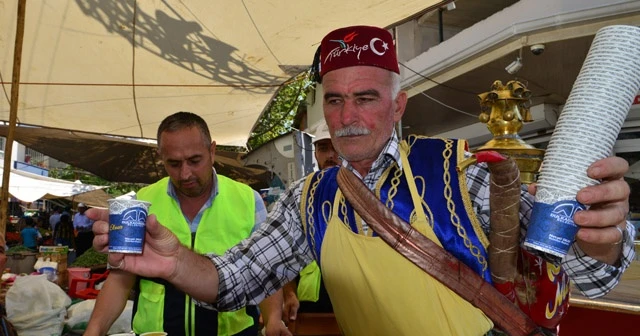 Pazarcıyı serinleten ikram