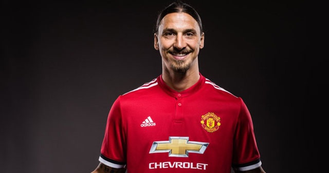 Resmen açıklandı! İbrahimovic 1 yıllık imzayı attı