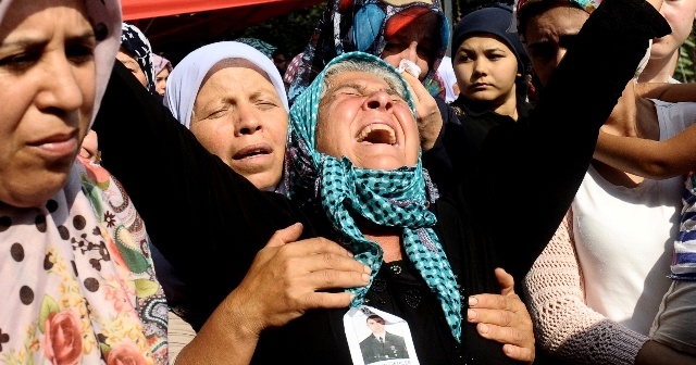 Şehit annesinin feryatları yürekleri yaktı