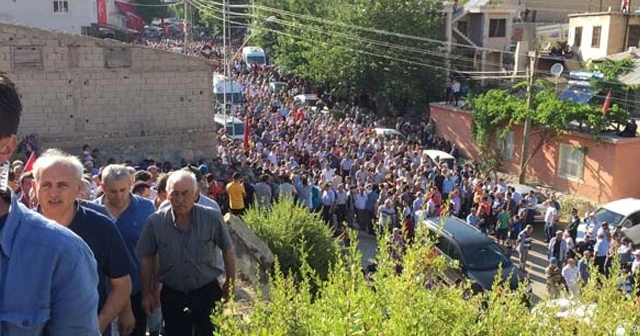 Şehit polis Erhan Konuk gözyaşlarıyla son yolculuğuna uğurlandı