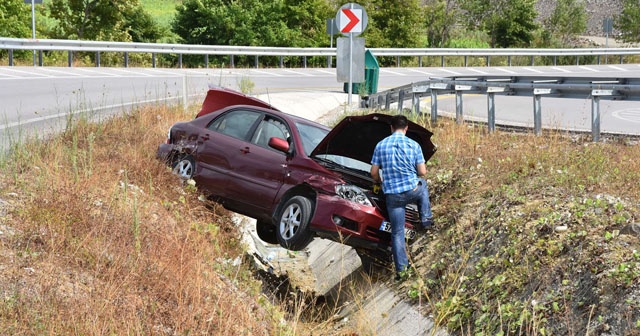 Sinop&#039;ta otomobil kanala uçtu