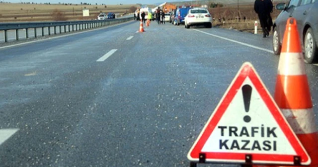 Sivas'ta yolcu otobüsü devrildi