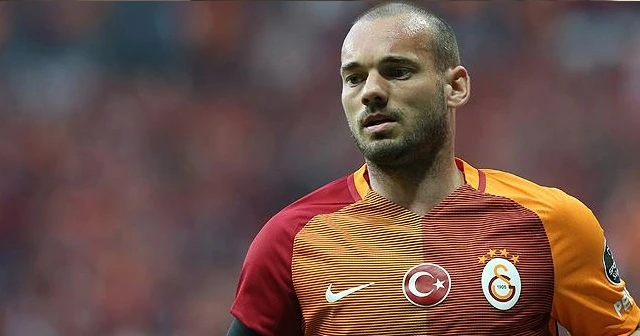 Sneijder resmen Nice'te