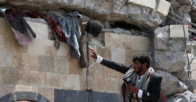 Suudi uçakları Yemen&#039;de otel vurdu! Çok sayıda ölü ve yaralı var
