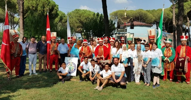 Türkçe öğrenmeye geldiler, mehtere hayran kaldılar